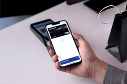 Sacombank hoàn tiền, miễn phí trả góp cho khách hàng chi tiêu thẻ visa ở nước ngoài