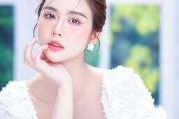 Huyền Lizzie “Cách em 1 milimet”: Tôi sống sung túc, đủ đầy