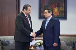 Việt Nam - Algeria đẩy mạnh hợp tác năng lượng mặt trời, điện gió