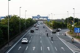 Hà Nội phân luồng đường Võ Nguyên Giáp để bảo dưỡng hệ thống chiếu sáng