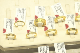 Giá vàng hôm nay 03/12/2025: Quay đầu giảm