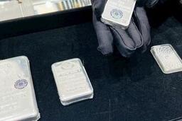 Giá bạc hôm nay 4/12/2025: Tiếp tục tăng cao