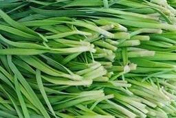 Cách chế biến lá hẹ hỗ trợ sức khỏe thận dành cho người lao động