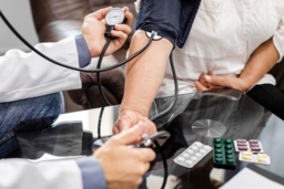 Lý do huyết áp bình thường ở nhà nhưng lại cao vọt khi đi khám