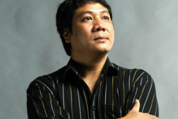 Việt Nam có Giám đốc Học viện từng thắng giải Vàng ở Triều Tiên, cả nhà 3 người được phong tặng NSND