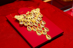 Giá vàng hôm nay 16/01/2026: Rời mốc 163 triệu đồng/lượng