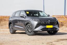 SUV 7 chỗ động cơ tăng áp, giá hơn 370 triệu đồng