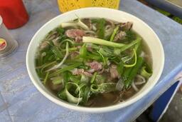 Ăn phở tác động thế nào đến cơ thể