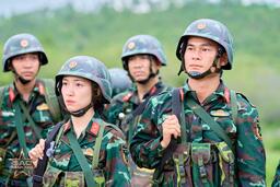 Hòa Minzy và loạt ảnh chưa từng công bố với bạn trai Đại úy thời "Sao nhập ngũ"