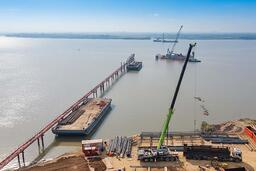 Trở ngại mà dự án cầu 7.302 tỉ đồng qua sông Hồng đang gặp phải