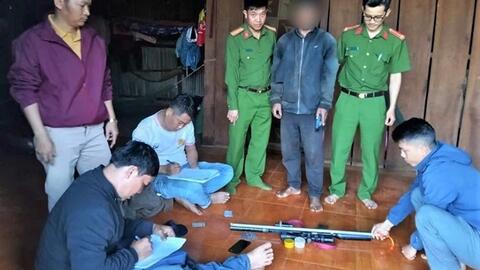 Tuần tra biên giới, phát hiện đối tượng tàng trữ súng và 95 viên đạn