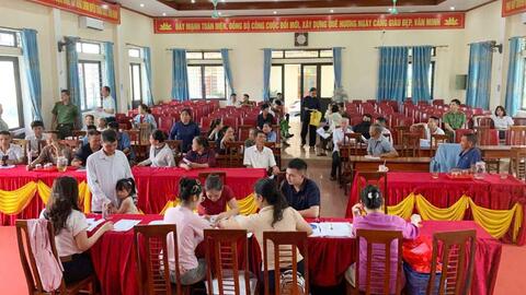 Hoàn thành bồi thường nứt nhà dân do thi công Quốc lộ 8A sau nhiều lần trễ hẹn