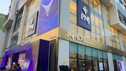 Cổ phiếu PNJ bất ngờ tăng trần sau 4 phiên giảm sàn