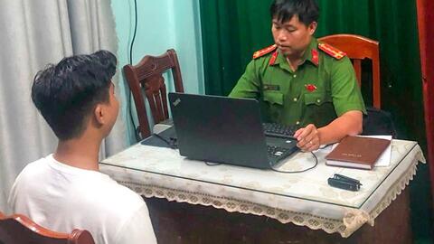 Công an vận động thành công đối tượng bị truy nã ra đầu thú