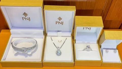 PNJ tiếp tục điều chỉnh sách thu mua