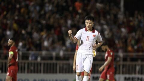 HLV Park Hang-seo nói lý do Quang Hải không bị thay ra