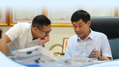 Cuộc gặp thay đổi cuộc đời ông Johnathan Hạnh Nguyễn