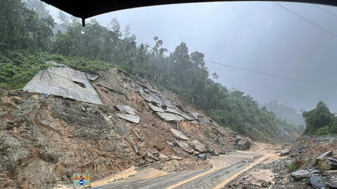 Đà Nẵng: Sơ tán khẩn cấp 126 hộ dân khỏi vùng nguy cơ sạt lở