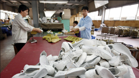 Ngành da giày giữ nhịp tăng trưởng trong áp lực