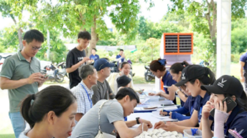 Lái thử VinFast VF 5, khách hàng Nghệ An hào hứng “chốt” xe tại chỗ: Lái hay vượt mong đợi, ưu đãi càng khó bỏ lỡ