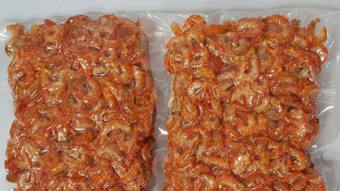 Cà Mau yêu cầu xử lý người phát tán tin đồn làm tôm khô bằng cao su non