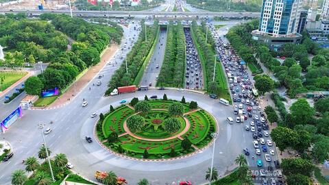 Ngắm thảm cây xanh mát tại hầm chui cửa ngõ phía Tây Hà Nội