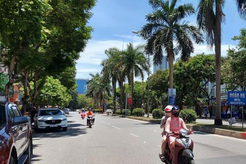 Bắc Bộ nắng hanh, miền Trung mưa lớn