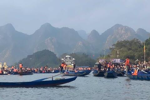 Hà Nội nghiên cứu thí điểm xuồng điện phục vụ du lịch chùa Hương