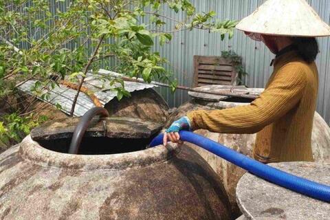 Kết nối nguồn nước, điều chỉnh mô hình sản xuất để đối phó hạn mặn