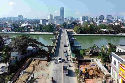 Gần 5 năm thi công, cầu Vỹ Dạ ở Huế vẫn dang dở