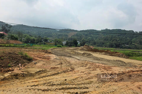 Mặt bằng “xôi đỗ” níu chân loạt dự án giao thông ở vùng cao Lào Cai