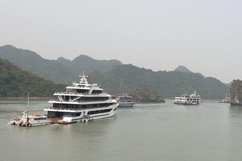 Công bố 4 tuyến du lịch kết nối vịnh Hạ Long - vịnh Lan Hạ