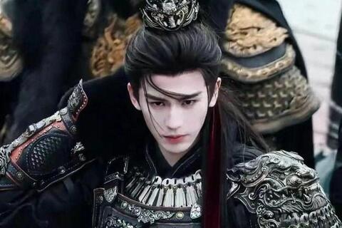 Trang điểm quá đà và tính logic nhân vật từ hình tượng của Trương Lăng Hách