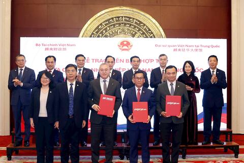 Vietjet và SPDB Financial Leasing ký kết thỏa thuận tài trợ thuê mua 10 tàu bay Comac