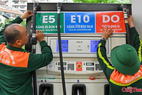 Sử dụng xăng E10: Doanh nghiệp, người dân đồng hành cùng chuyển đổi xanh