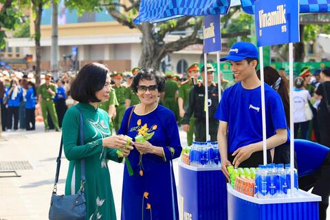 40.000 sản phẩm dinh dưỡng Vinamilk tiếp sức chương trình “Tổ quốc bình yên”