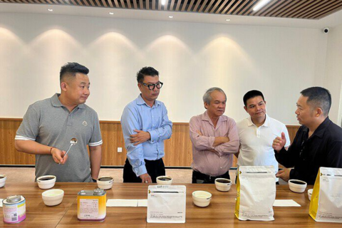 Công ty sắp niêm yết của 'bầu Đức' bắt tay đối tác Trung Quốc, có thể xuất khẩu nghìn tấn cà phê tới cuối năm