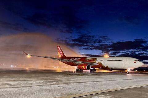 Vietjet khai trương loạt đường bay Hà Nội – Almaty, Hà Nội – Praha và Almaty – Praha, tăng cường kết nối Á – Âu