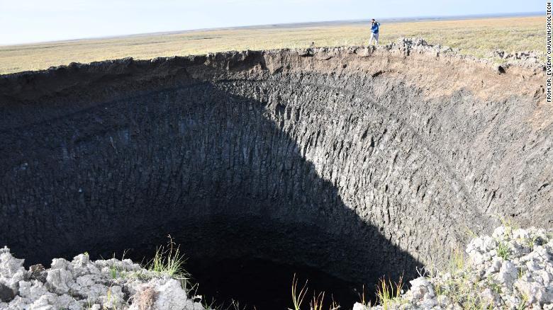 Sự hình thành và hệ quả nguy hiểm của 'hố tử thần' Siberia Sự hình thành và hệ quả nguy hiểm của 'hố tử thần' Siberia