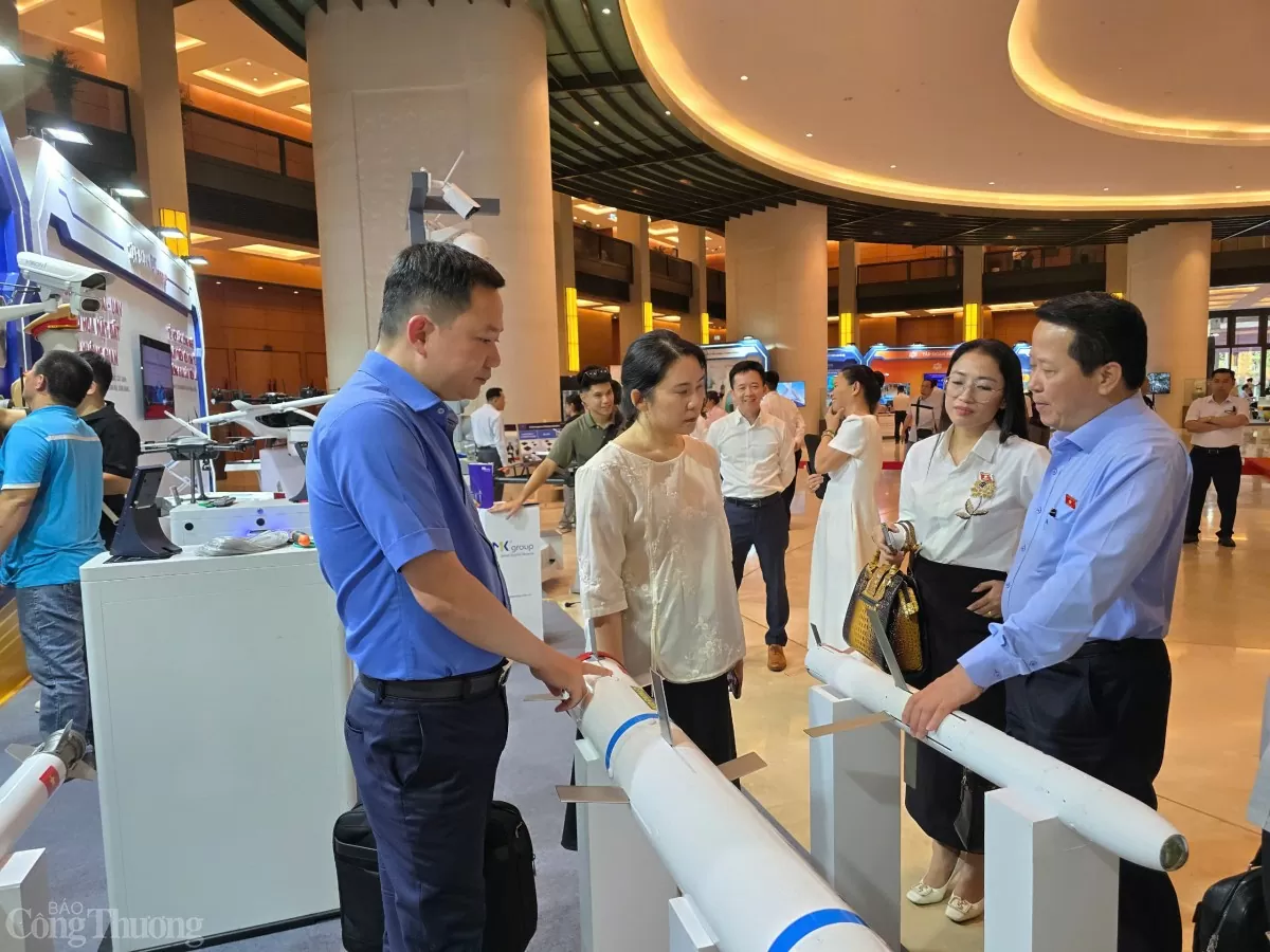 Hội nghị toàn quốc triển khai Nghị quyết 66 và 68 của Bộ Chính trị Hội nghị toàn quốc triển khai Nghị quyết 66 và 68 của Bộ Chính trị