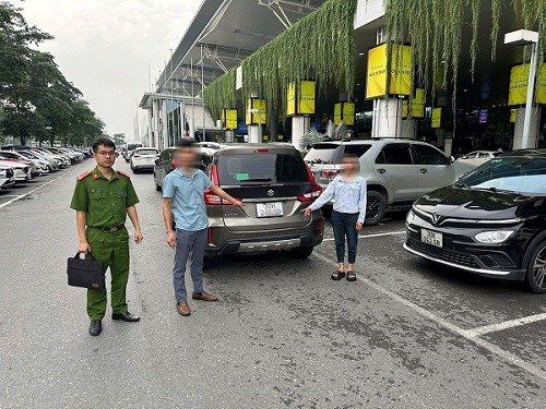 Đang liên hệ trả lại tiền cho khách bị taxi chặt chém ở sân bay Nội Bài