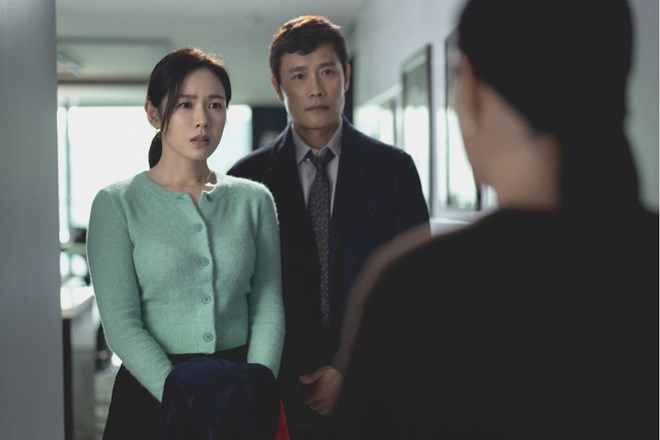 Tương lai phim của Lee Byung Hun, Son Ye Jin sau khi trắng tay ở LHP Venice