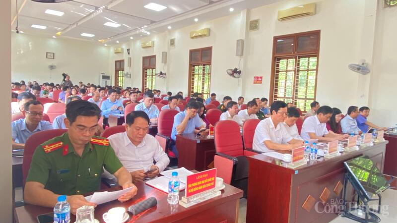 Các đại biểu tham gia sự kiện.