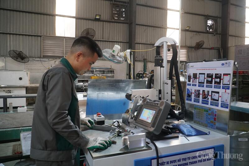 Công ty ASIA GREEN đầu tư máy móc để sản xuất các sản phẩm xuất khẩu có sức cạnh tranh cao hơn.