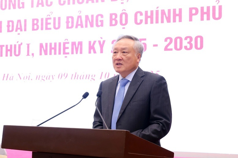Phó Thủ tướng Thường trực Chính phủ Nguyễn Hòa Bình chủ trì họp báo thông tin về công tác chuẩn bị, tổ chức Đại hội Đại biểu Đảng bộ Chính phủ lần thứ 1 - Ảnh: VGP/Nguyễn Hoàng