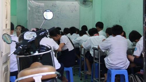Bộ Giáo dục và Đào tạo đề xuất phạt tiền từ 10-20 triệu đồng đối với hành vi tổ chức dạy thêm, học thêm ngoài nhà trường khi không có đăng kí kinh doanh theo quy định của pháp luật. Ảnh: Trang Hà