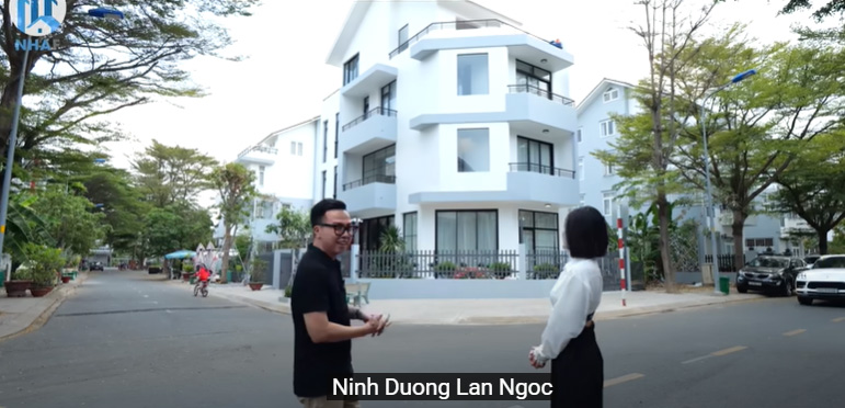 Bên ngoài căn biệt thự 4 tầng của Ninh Dương Lan Ngọc. Ảnh: Chương trình Nhà F