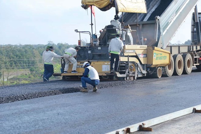 Nhà thầu thi công dự án cao tốc Khánh Hòa - Buôn Ma Thuột. Ảnh: Bảo Lâm