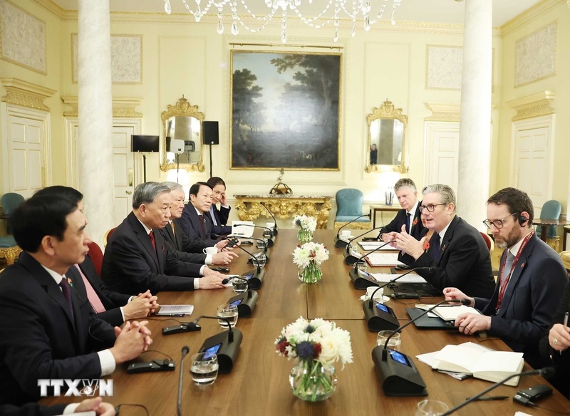 Tổng Bí thư Tô Lâm và Thủ tướng Liên hiệp Vương quốc Anh và Bắc Ireland Keir Starmer hội đàm. Ảnh: Thống Nhất/TTXVN