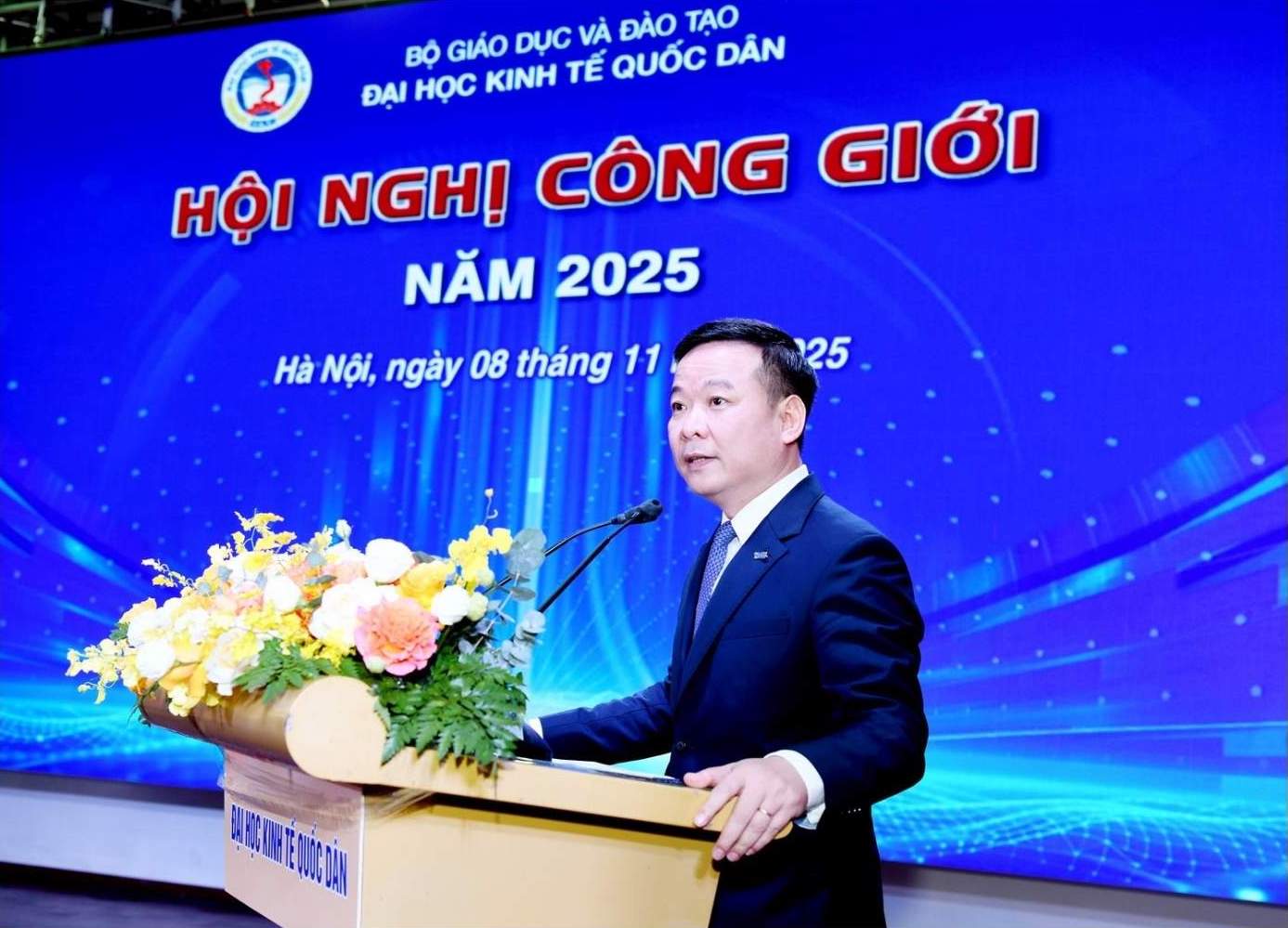 PGS.TS Bùi Huy Nhượng - Giám đốc Đại học Kinh tế Quốc dân - phát biểu tại Hội nghị. Ảnh: Phương Linh
